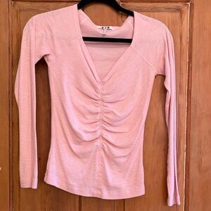 Never worn like new three dots top